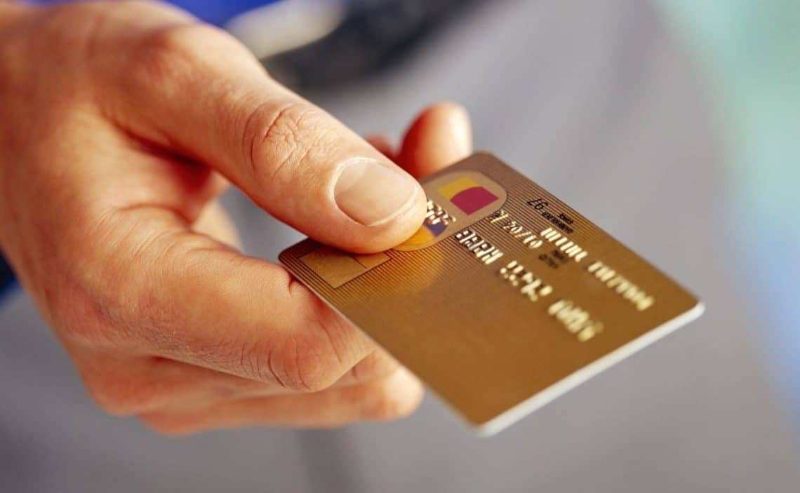 Diferencia entre una tarjeta de crédito asegurada